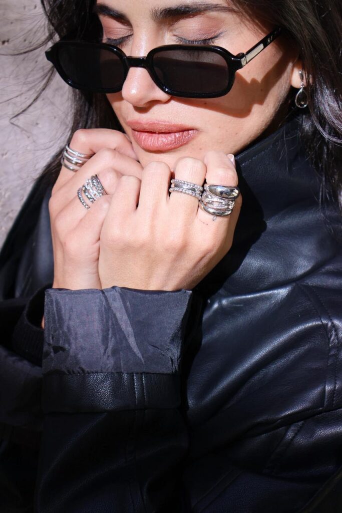 Anillo plata abierto bordes bolitas