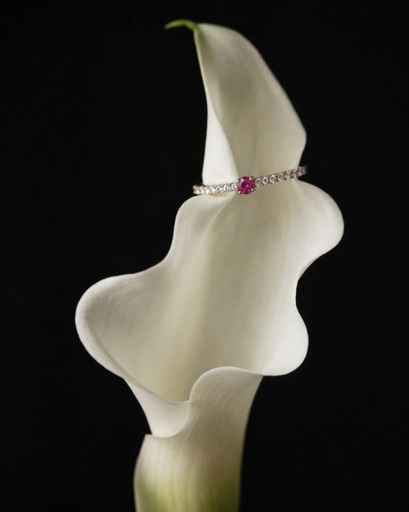 Anillo Oro Blanco Brillantes/Rubí