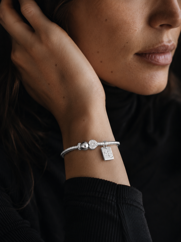 Pulsera/Esclava Plata Rigida Tope redondo y corazón Circones