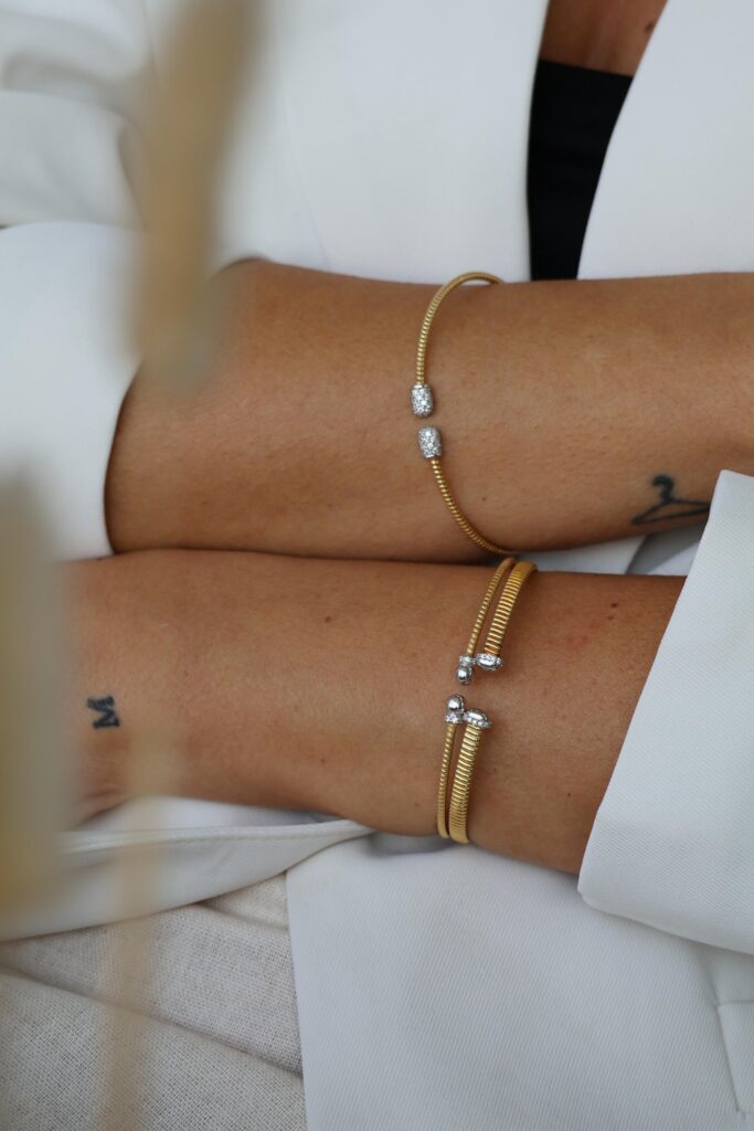 Pulsera/Esclava Plata Baño Amarillo Rigida Bolita Ovalada Circones